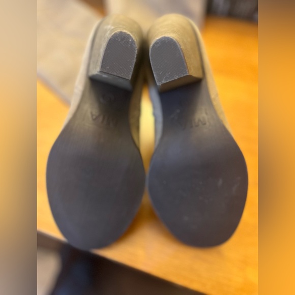 MIA Heeled Boots - Picture 2 of 4